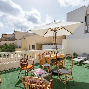 Close To Airport, Double Bedroom, Sofa-bed, Private Bathroom For Adults And Children Aged 10 And Over Only , Gudja Malta